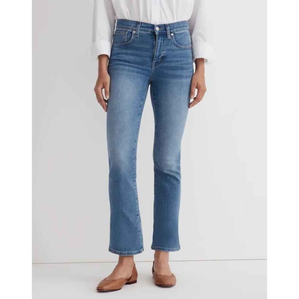 Madewell Mid Rise Kickout Jeans in Medium Wash Size 29
